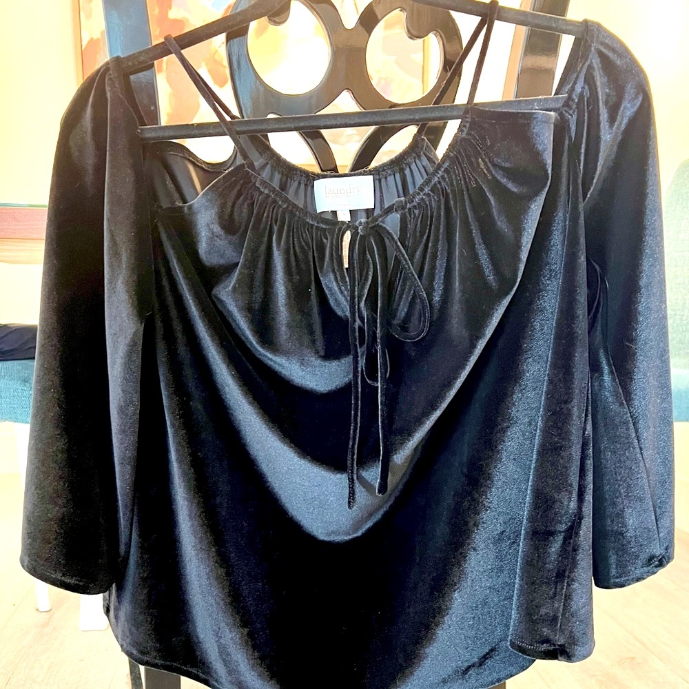 Beautiful black velvet cold shoulder top.